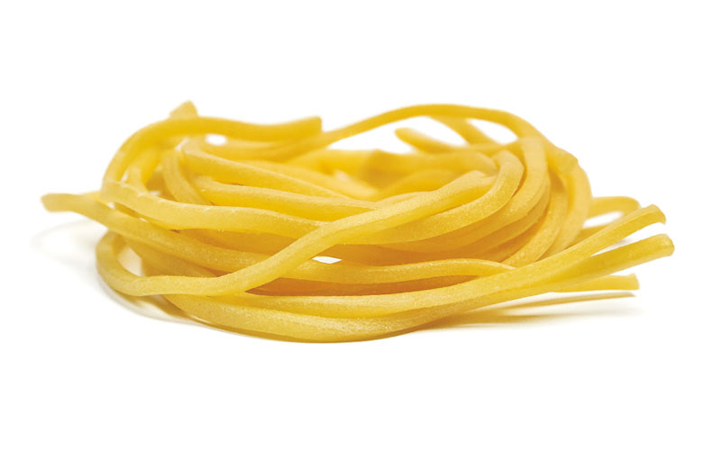 Troccoli: fresh pasta, bronze drawn, typical of Puglia. Pasta to be seasoned with dried tomatoes and anchovies.